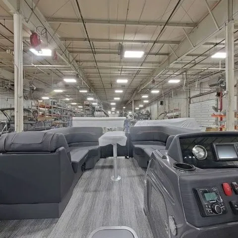 Slide: The Image of Bennington S Quad Bench 22 SSR Tritoon 2026 - 17