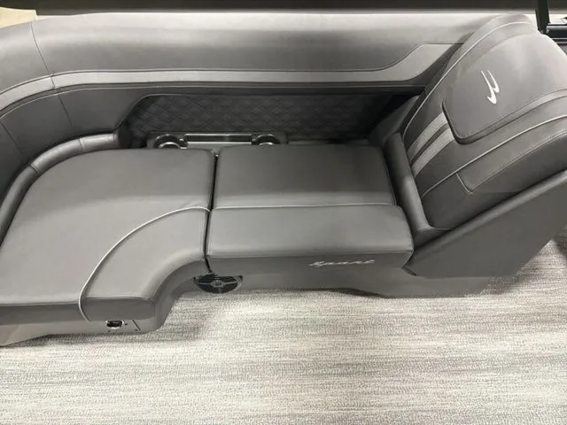 Slide: The Image of Bennington S Quad Bench 22 SSR Tritoon 2026 - 15