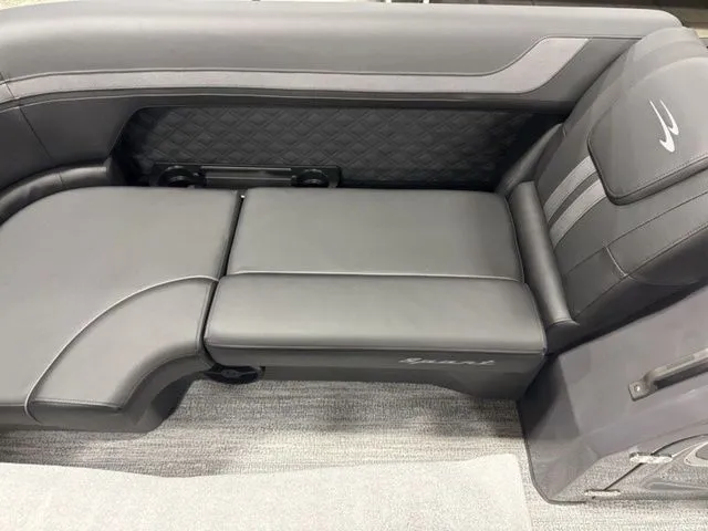 Slide: The Image of Bennington S Quad Bench 22 SSR Tritoon 2026 - 9