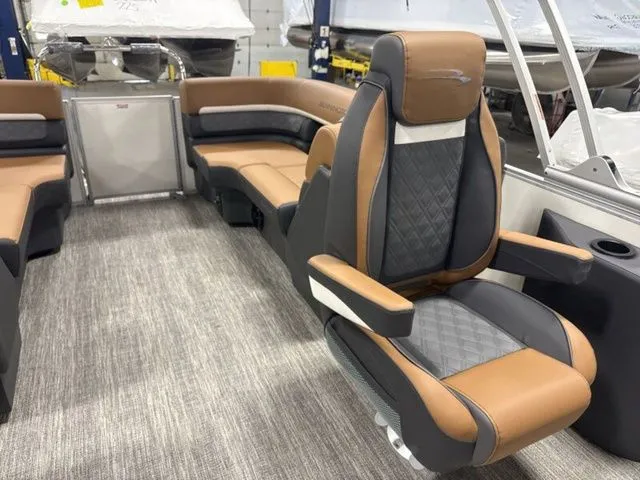 Slide: The Image of Bennington S Quad Bench 22 SSR Tritoon 2026 - 15