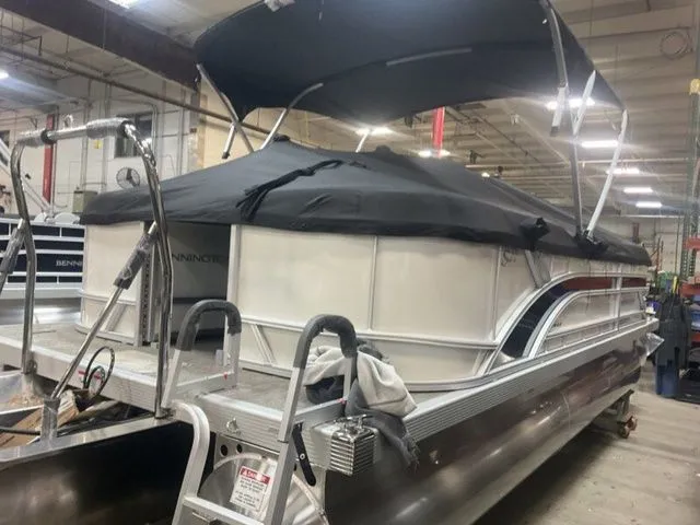 Slide: The Image of Bennington S Quad Bench 22 SSR Tritoon 2026 - 21