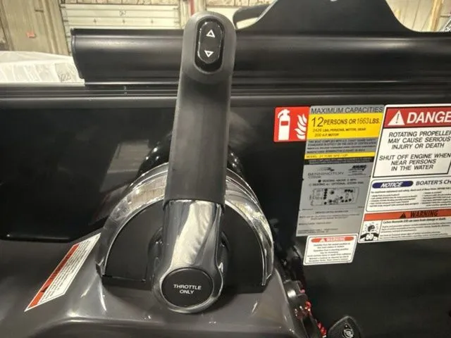 Slide: The Image of Bennington S Swingback 22 SSB Tritoon 2026 - 14