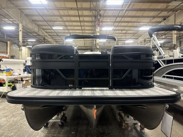 Slide: The Image of Bennington S Swingback 22 SSB Tritoon 2026 - 3