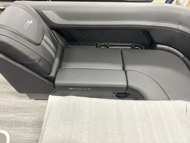 Slide: The Image of Bennington S Quad Bench 22 SSR Tritoon 2026 - 8