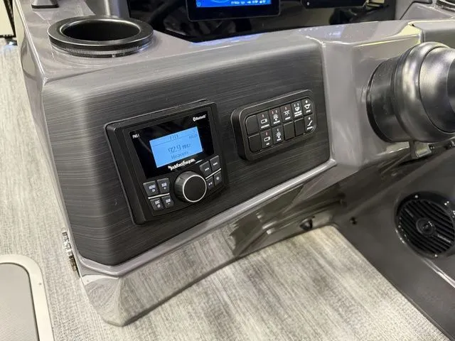 Slide: The Image of Bennington S Quad Bench 22 SSR Tritoon 2026 - 14