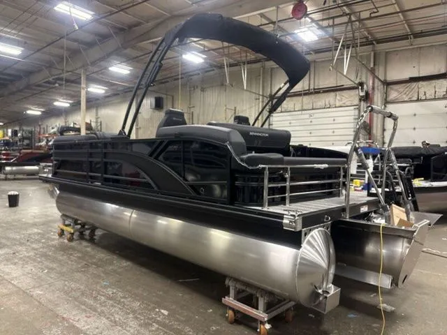 Slide: The Image of Bennington S Swingback 22 SSB Tritoon 2026 - 6