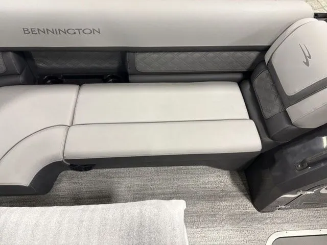 Slide: The Image of Bennington S Swingback 22 SSB Tritoon 2026 - 11