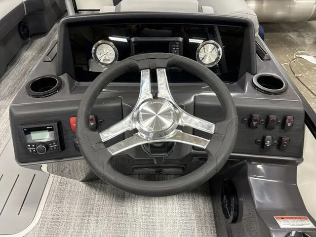 Slide: The Image of Bennington S Swingback 22 SSB Tritoon 2026 - 13