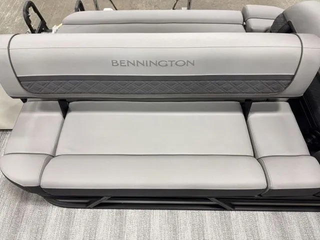 Slide: The Image of Bennington S Swingback 22 SSB Tritoon 2026 - 17