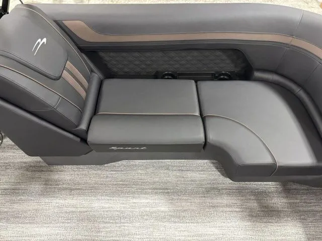 Slide: The Image of Bennington S Quad Bench 22 SSR Tritoon 2026 - 16