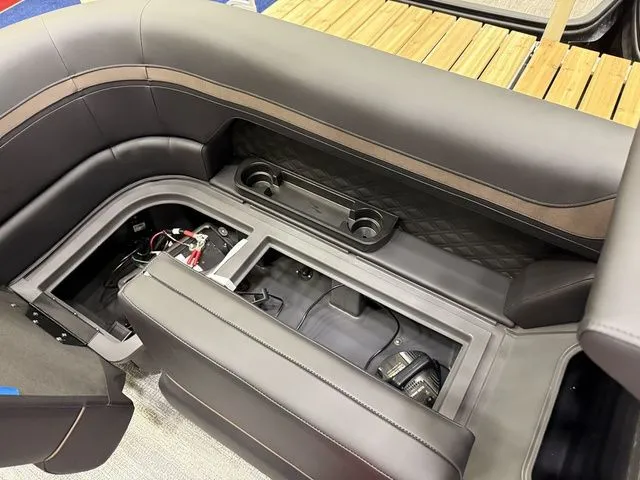 Slide: The Image of Bennington S Quad Bench 22 SSR Tritoon 2026 - 24