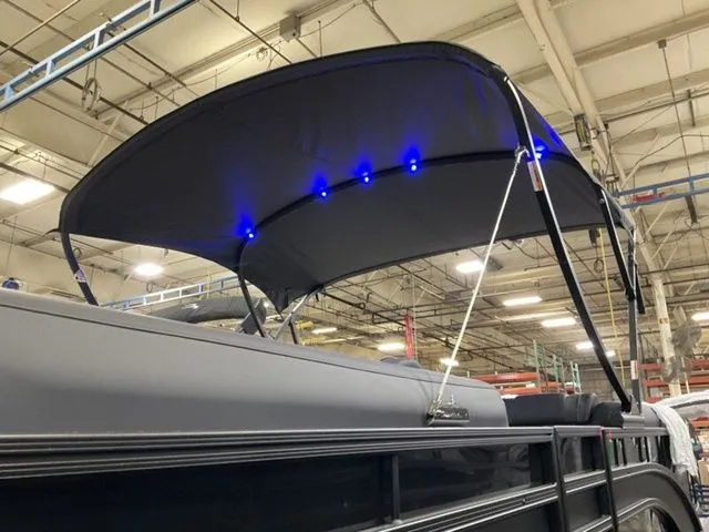 Slide: The Image of Bennington S Quad Bench 22 SSR Tritoon 2026 - 25