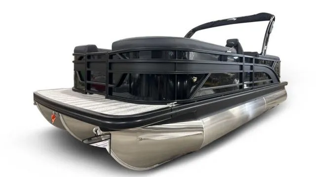 Slide: The Image of Bennington S Quad Bench 22 SSR Tritoon 2026 - 4