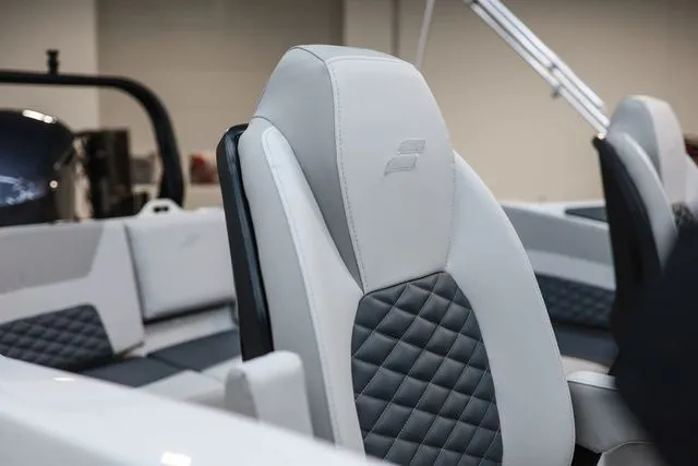 Slide: The Image of Starcraft SVX 230 DC OB 2026 - 16