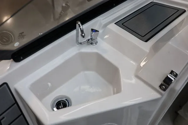 Slide: The Image of Starcraft SVX 230 DC OB 2026 - 40