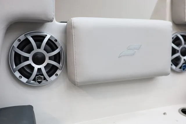 Slide: The Image of Starcraft SVX 230 DC OB 2026 - 48