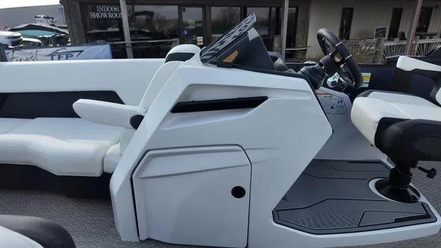 Slide: The Image of Evotti 725CS 2026 - 32