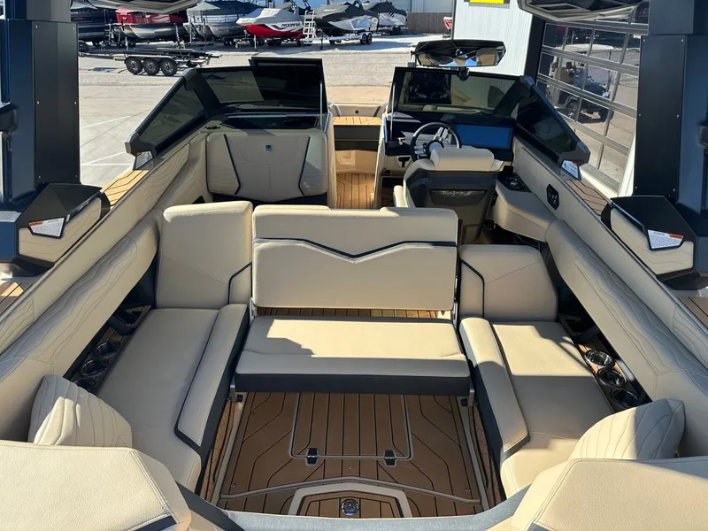 Slide: The Image of Nautique G23 2026 - 16