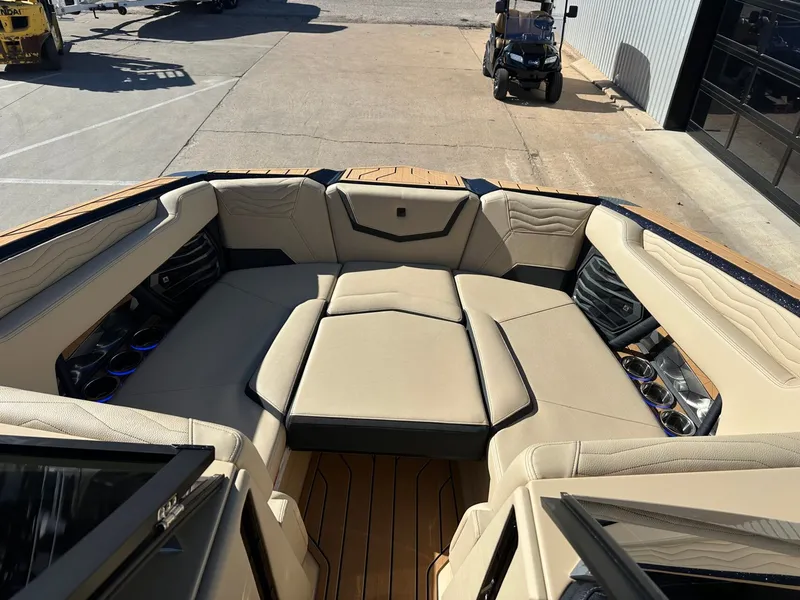 Slide: The Image of Nautique G23 2026 - 39