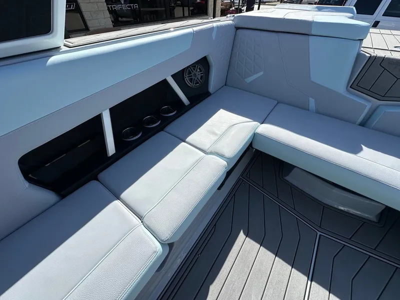 Slide: The Image of Nautique Super Air Nautique GS22 2026 - 11