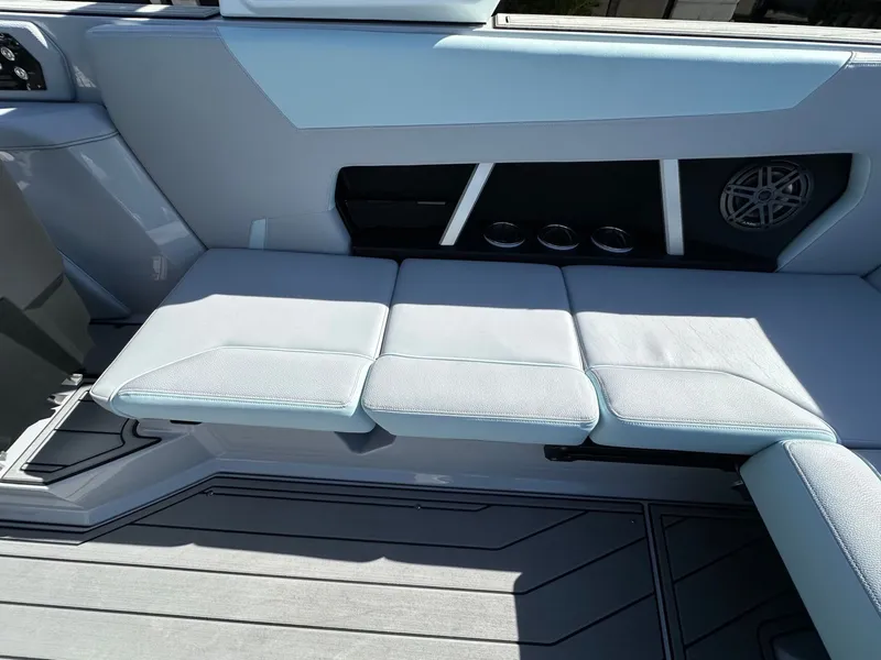 Slide: The Image of Nautique Super Air Nautique GS22 2026 - 17