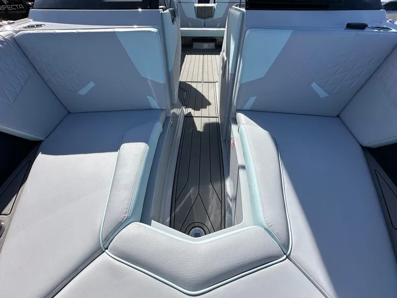 Slide: The Image of Nautique Super Air Nautique GS22 2026 - 22