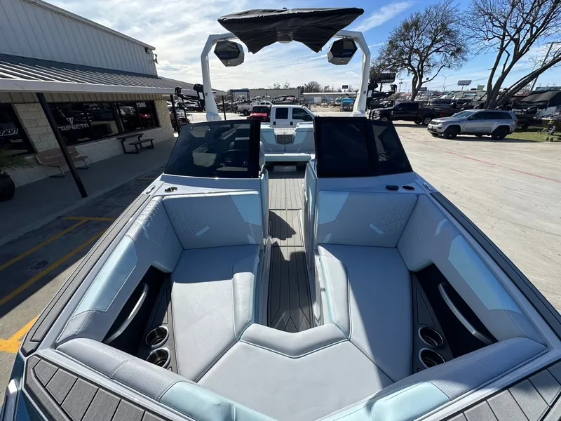 Slide: The Image of Nautique Super Air Nautique GS22 2026 - 24