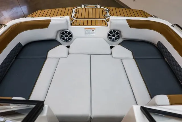 Slide: The Image of Starcraft SVX OB 210 DC OB 2026 - 27