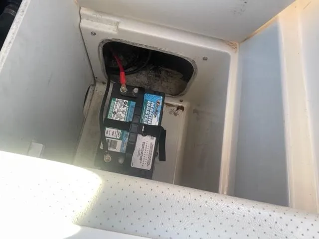 Slide: The Image of Battery compartment of a 2007 Chaparral 190 SSi boat. - 18