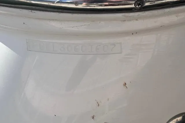 Slide: The Image of Hull identification number on a 2007 Chaparral 190 SSi boat. - 23