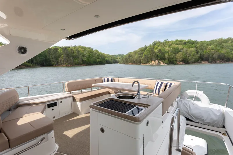 Slide: The Image of Luxurious interior of 2018 Sea Ray L650 Fly yacht. - 35