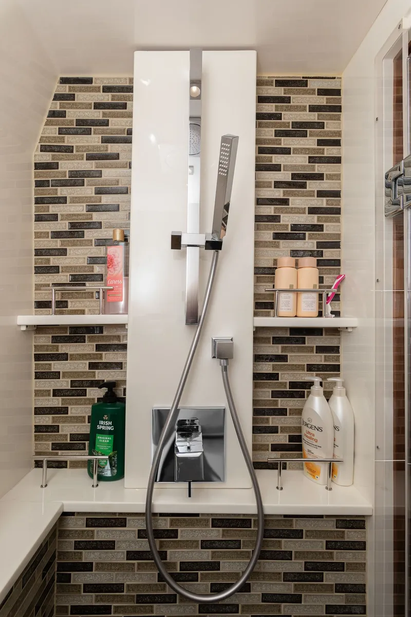 Slide: The Image of Sea Ray L650 Fly 2018 - 58