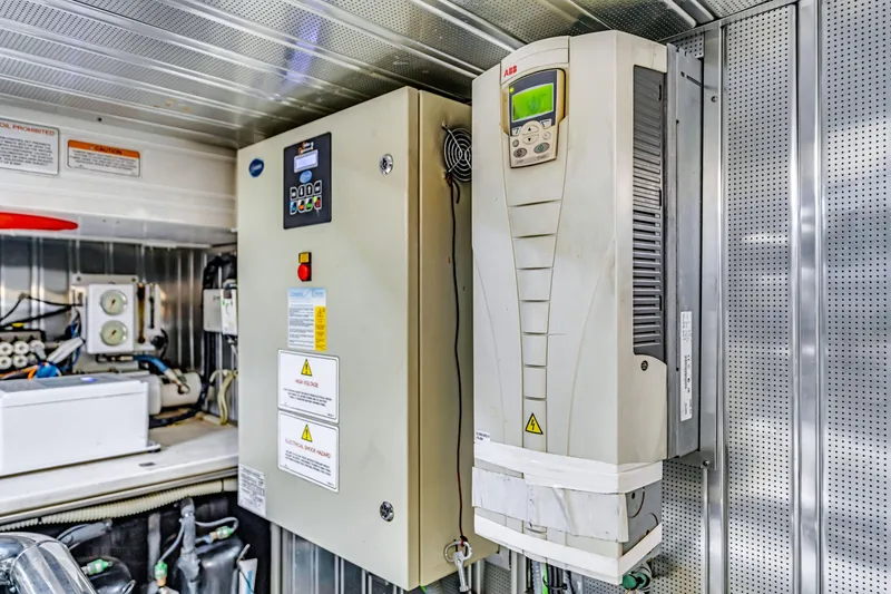 Slide: The Image of Astondoa 80 GLX 2016 - 113