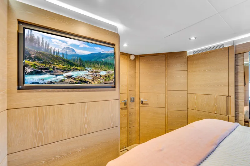 Slide: The Image of Astondoa 80 GLX 2016 - 92