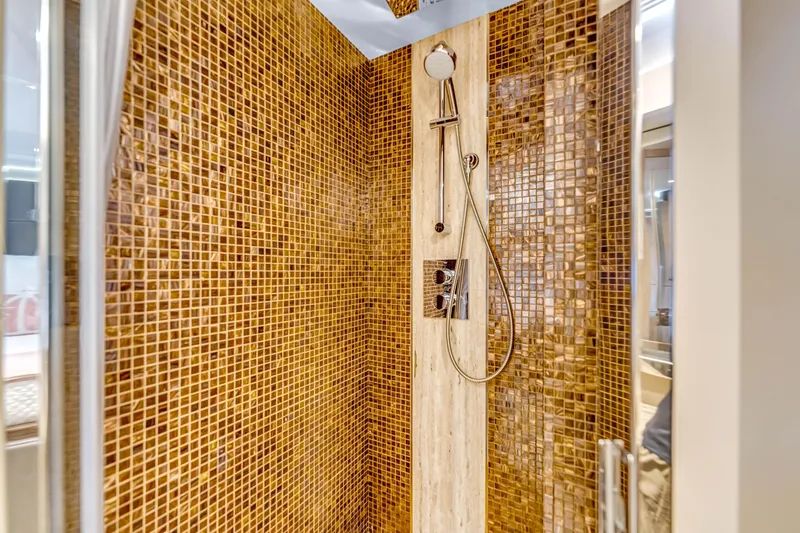 Slide: The Image of Astondoa 80 GLX 2016 - 95