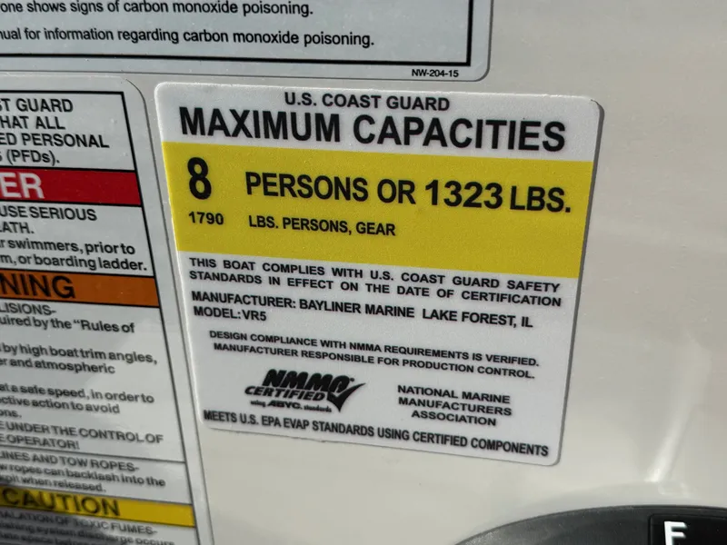 Slide: The Image of Bayliner VR5 Bowrider 2016 - 13