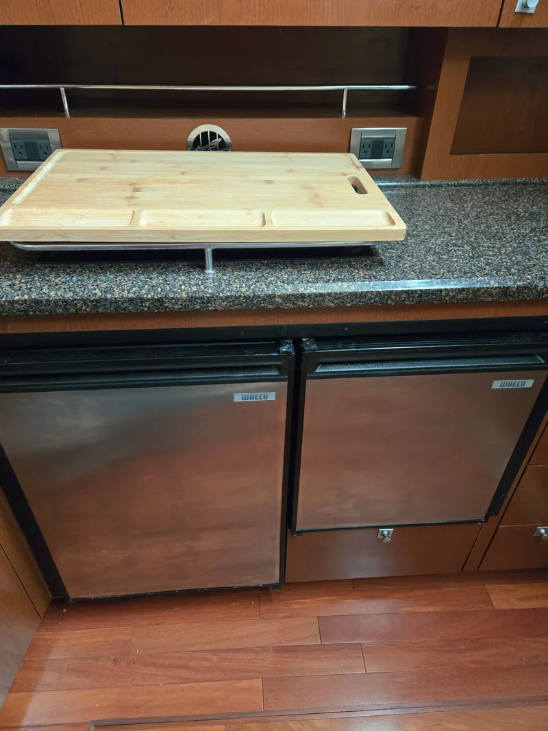 Slide: The Image of Sea Ray 36 Sedan Bridge 2007 - 9