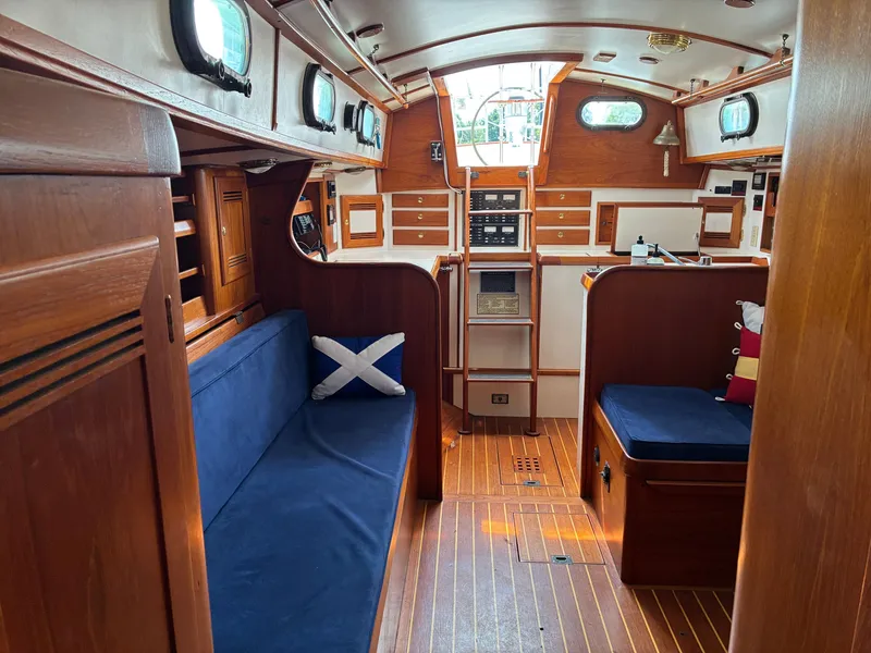 Slide: The Image of Cape Dory Robinhood 36 2001 - 51