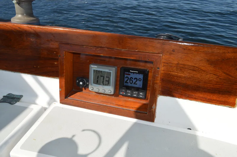 Slide: The Image of Cape Dory Robinhood 36 2001 - 12