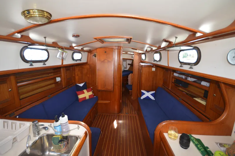 Slide: The Image of Cape Dory Robinhood 36 2001 - 15