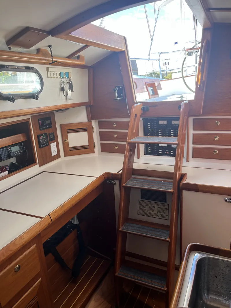 Slide: The Image of Interior of a 2001 Cape Dory Robinhood 36 yacht. - 16