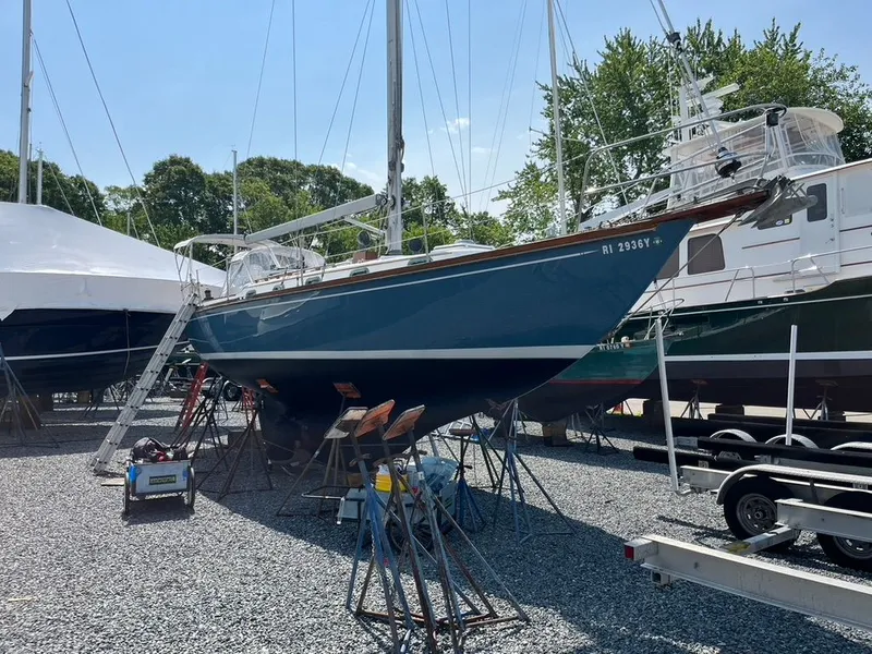 Slide: The Image of Cape Dory Robinhood 36 2001 - 2