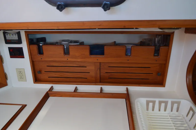 Slide: The Image of Cape Dory Robinhood 36 2001 - 21