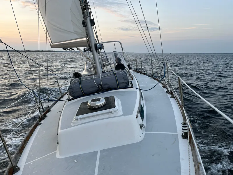 Slide: The Image of Cape Dory Robinhood 36 2001 - 4