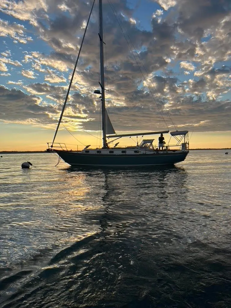 Slide: The Image of Cape Dory Robinhood 36 2001 - 5