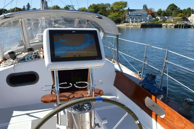 Slide: The Image of Cape Dory Robinhood 36 2001 - 8