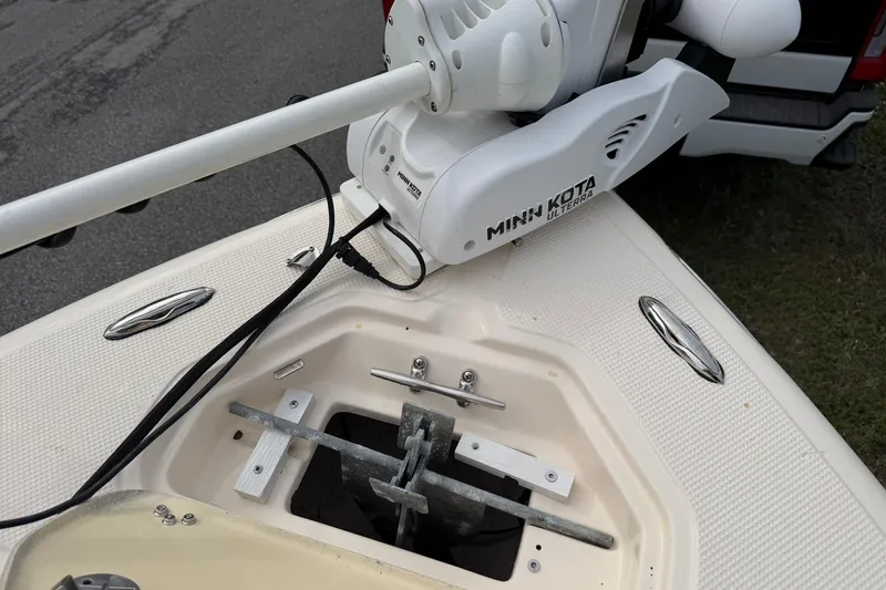 Slide: The Image of 2007 Key West 176 Sportsman CC boat with Minn Kota Ulterra trolling motor. - 14