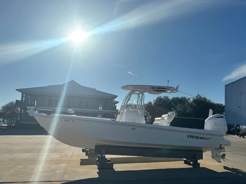 Slide: The Image of Everglades 243 Center Console 2021 - 1