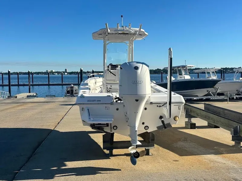 Slide: The Image of Everglades 243 Center Console 2021 - 11