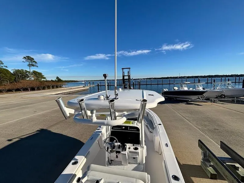 Slide: The Image of Everglades 243 Center Console 2021 - 19